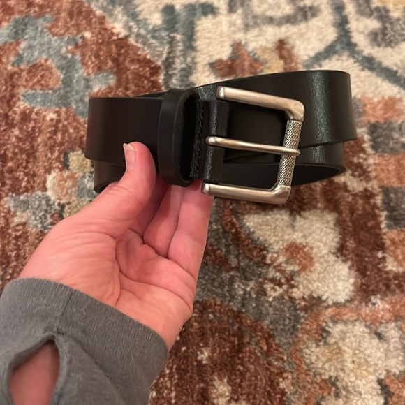 Banana Republic Leather Roller-Buckle Casual Belt - Black - Size 38 - Picture 2 of 3